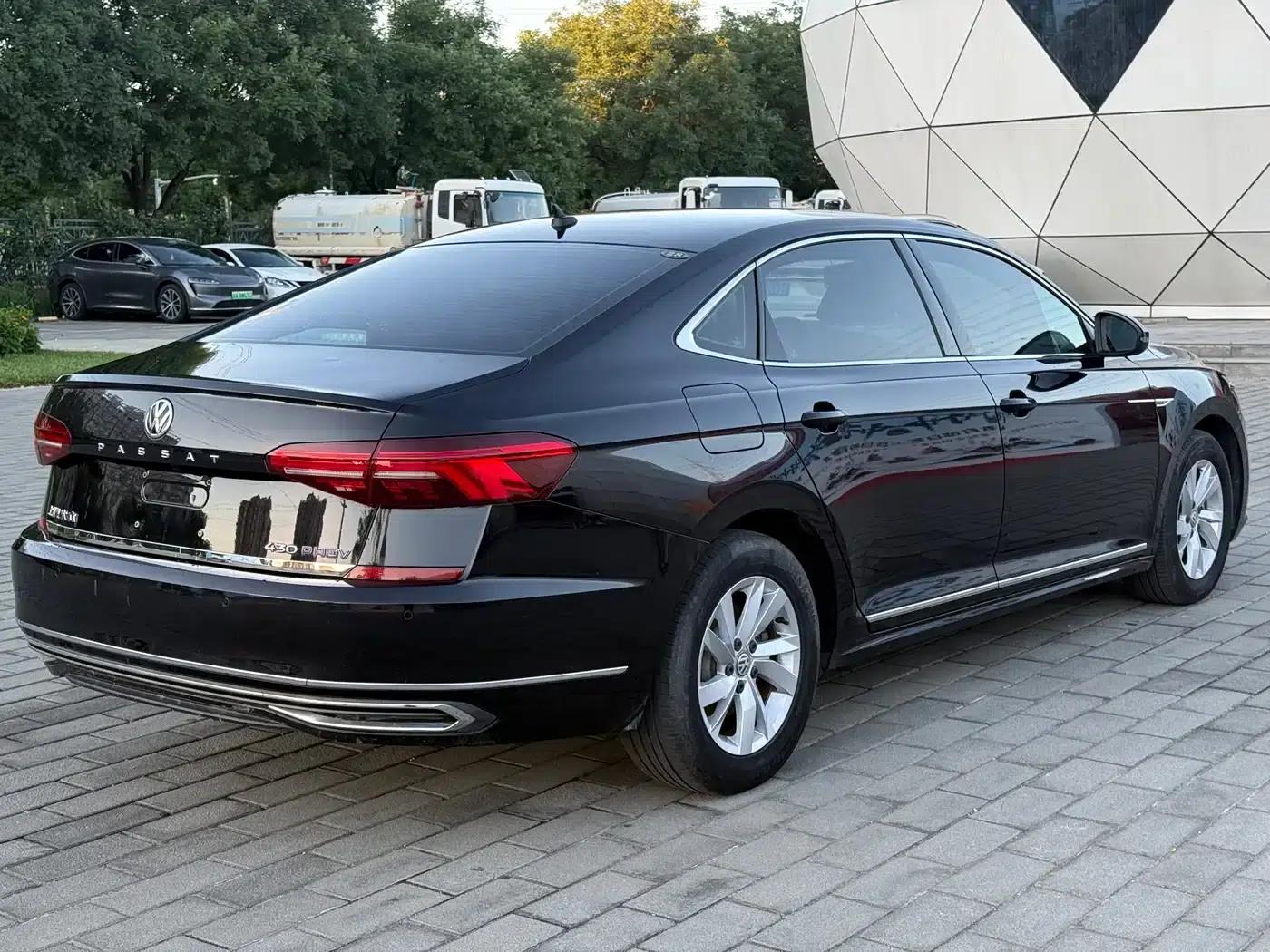 2019 Volkswagen Passat Plug-in Hybrid 430PHEV Hybrid Elite Edition — миниатюра 4