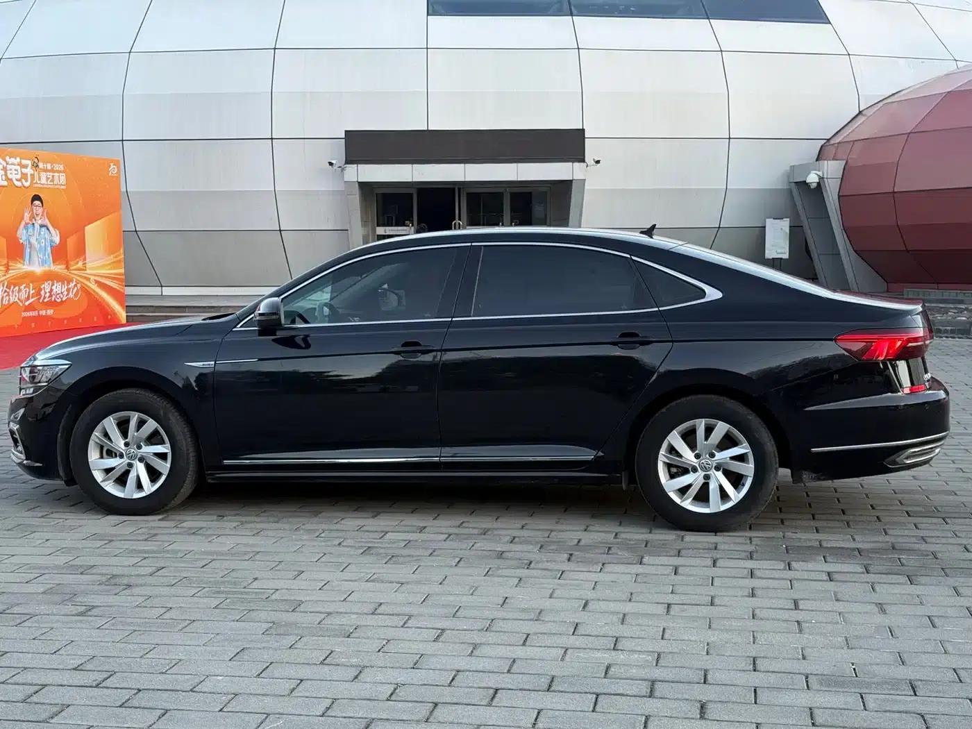 2019 Volkswagen Passat Plug-in Hybrid 430PHEV Hybrid Elite Edition — миниатюра 8