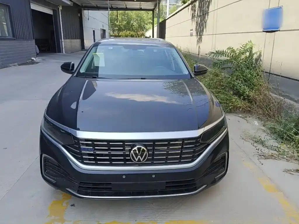 2025 Volkswagen Passat Plug-in Hybrid 430PHEV Hybrid Business Edition — миниатюра 3