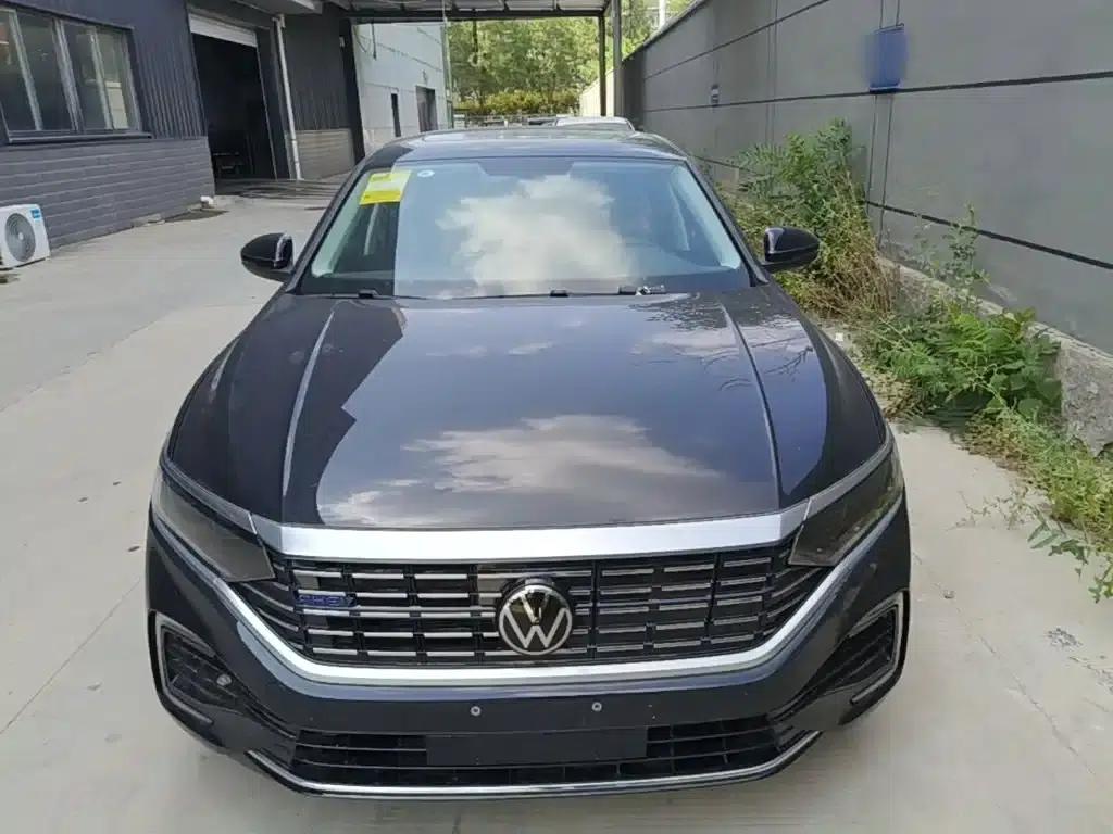 2025 Volkswagen Passat Plug-in Hybrid 430PHEV Hybrid Business Edition — миниатюра 3