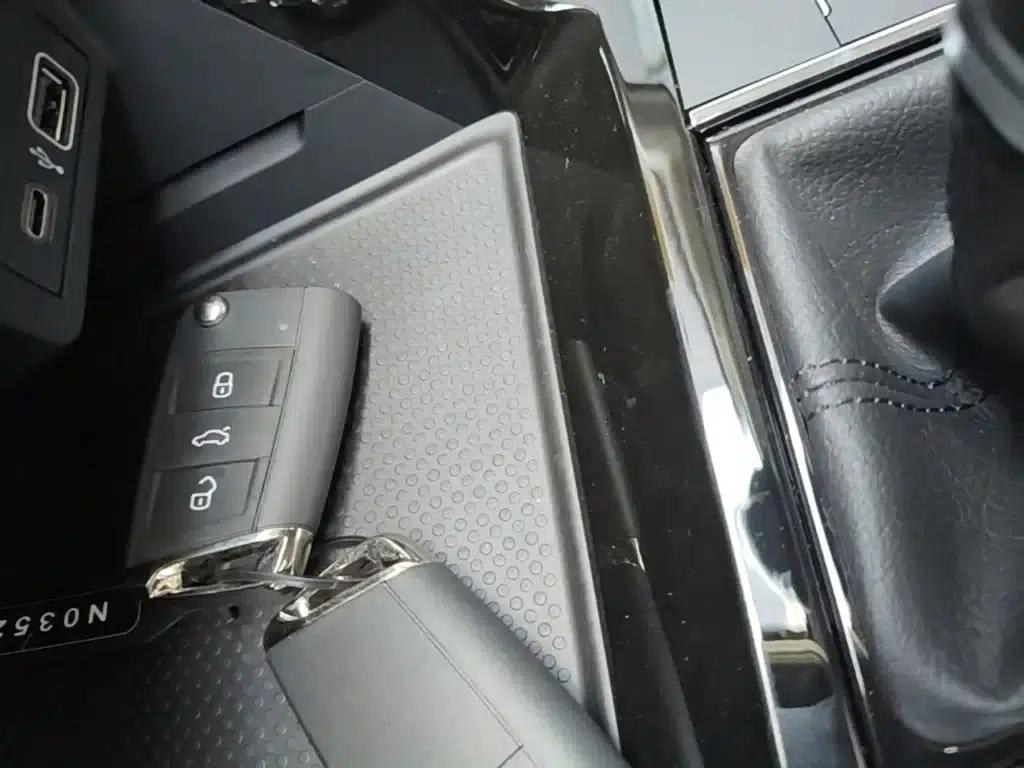 2025 Volkswagen Passat Plug-in Hybrid 430PHEV Hybrid Business Edition — миниатюра 9