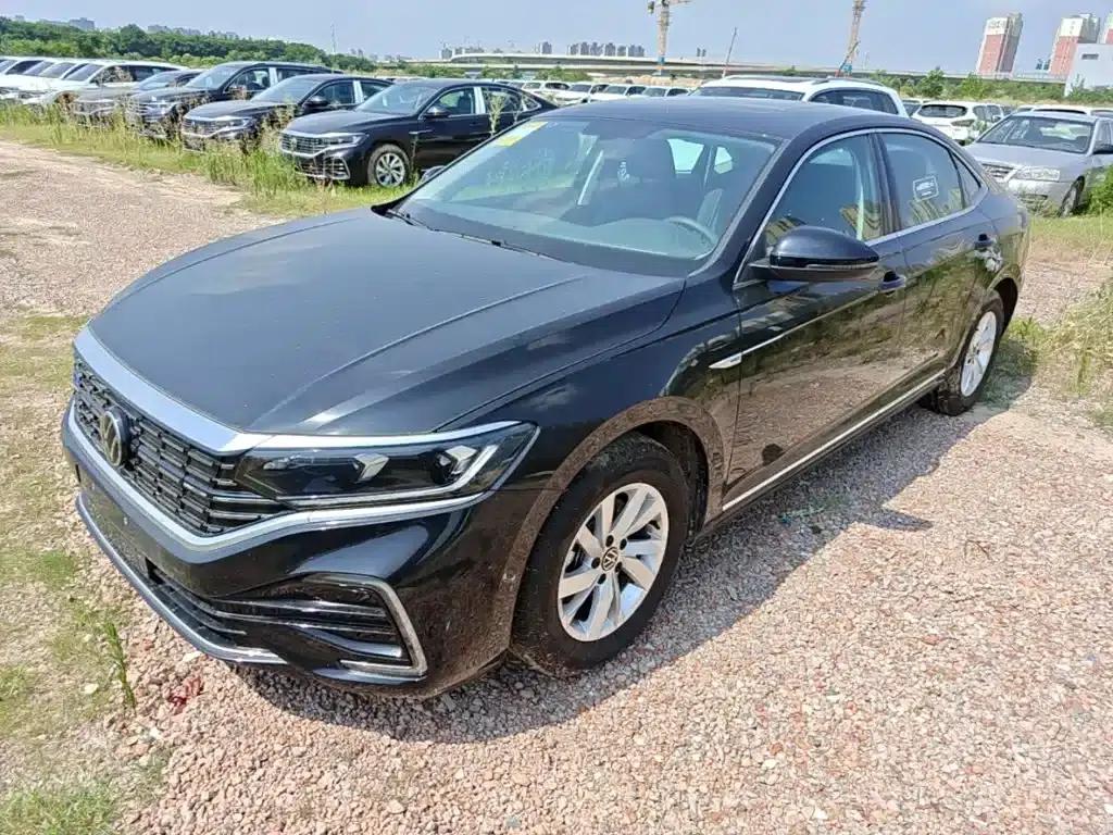 2025 Volkswagen Passat Plug-in Hybrid 430PHEV Hybrid Business Edition — миниатюра 2
