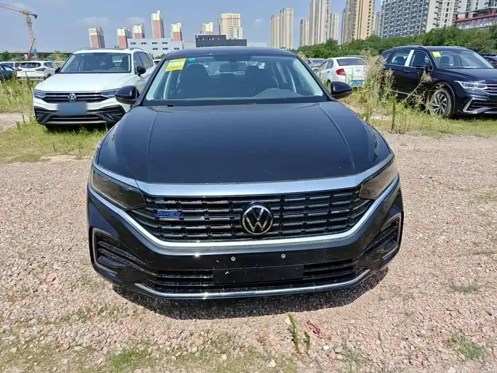 2025 Volkswagen Passat Plug-in Hybrid 430PHEV Hybrid Business Edition — миниатюра 3