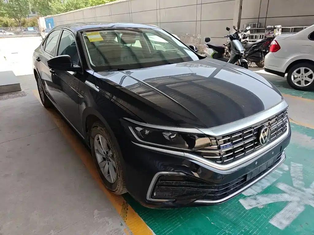 2025 Volkswagen Passat Plug-in Hybrid 430PHEV Hybrid Business Edition — миниатюра 4