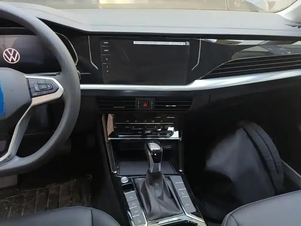 2025 Volkswagen Passat Plug-in Hybrid 430PHEV Hybrid Business Edition — миниатюра 13