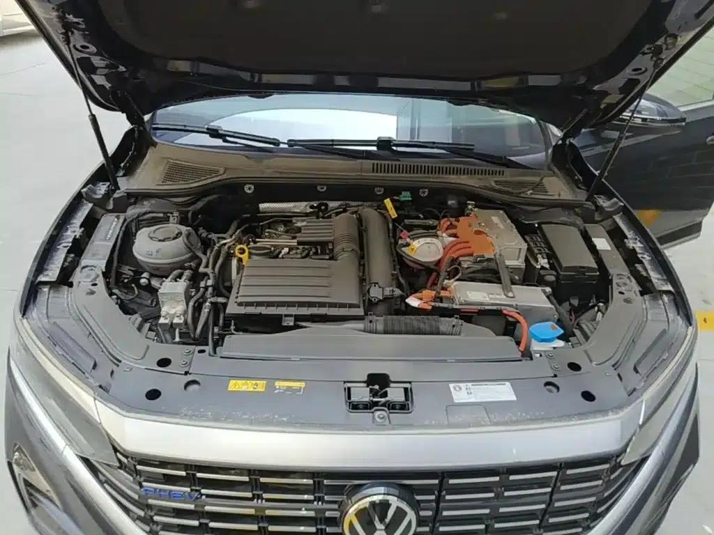 2025 Volkswagen Passat Plug-in Hybrid 430PHEV Hybrid Business Edition — миниатюра 20