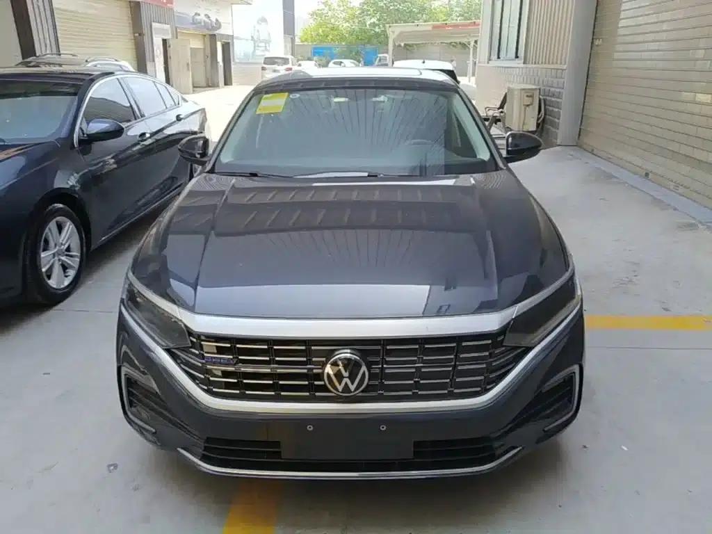 2025 Volkswagen Passat Plug-in Hybrid 430PHEV Hybrid Business Edition — миниатюра 3