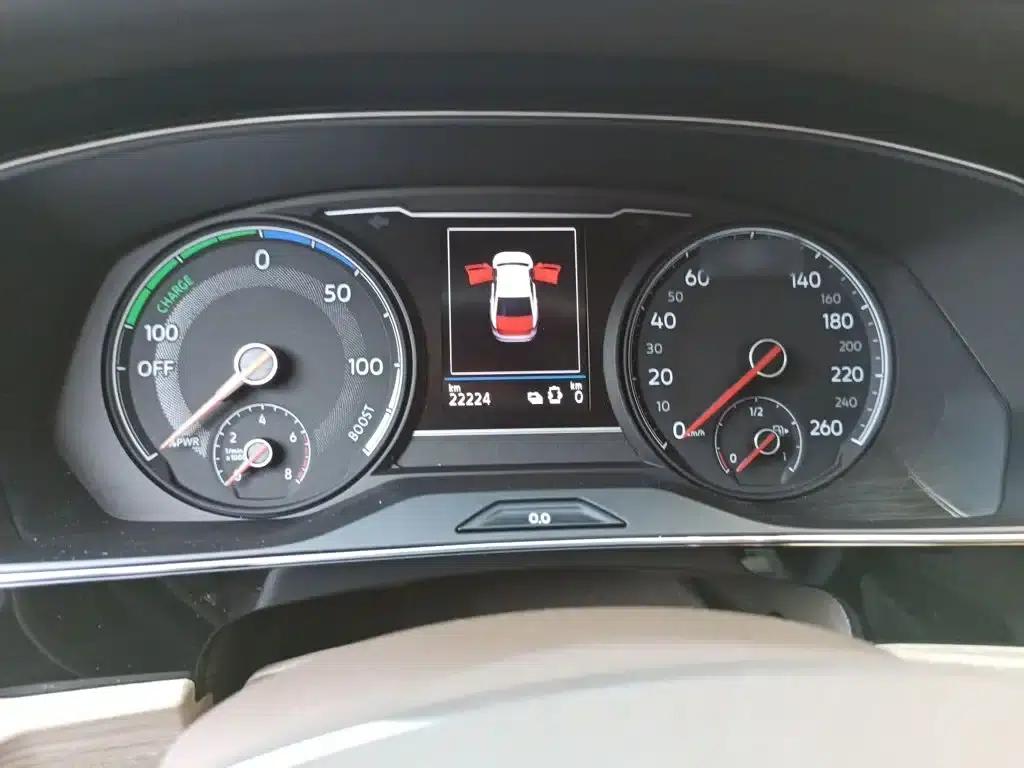 2020 Volkswagen Passat Plug-in Hybrid 430PHEV Hybrid Luxury Edition (China VI Emission Standard) — миниатюра 4