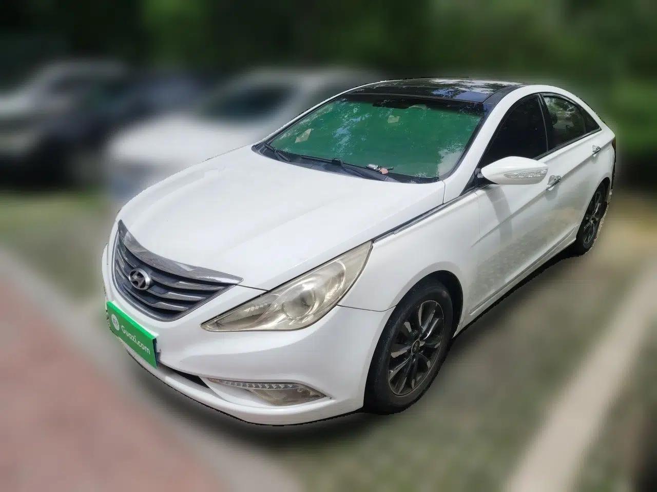 Hyundai Sonata 2013 2.4L Automatic Leading Edition China IV Standard — миниатюра 1