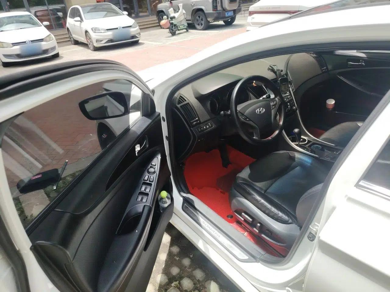 Hyundai Sonata 2013 2.4L Automatic Leading Edition China IV Standard — миниатюра 16