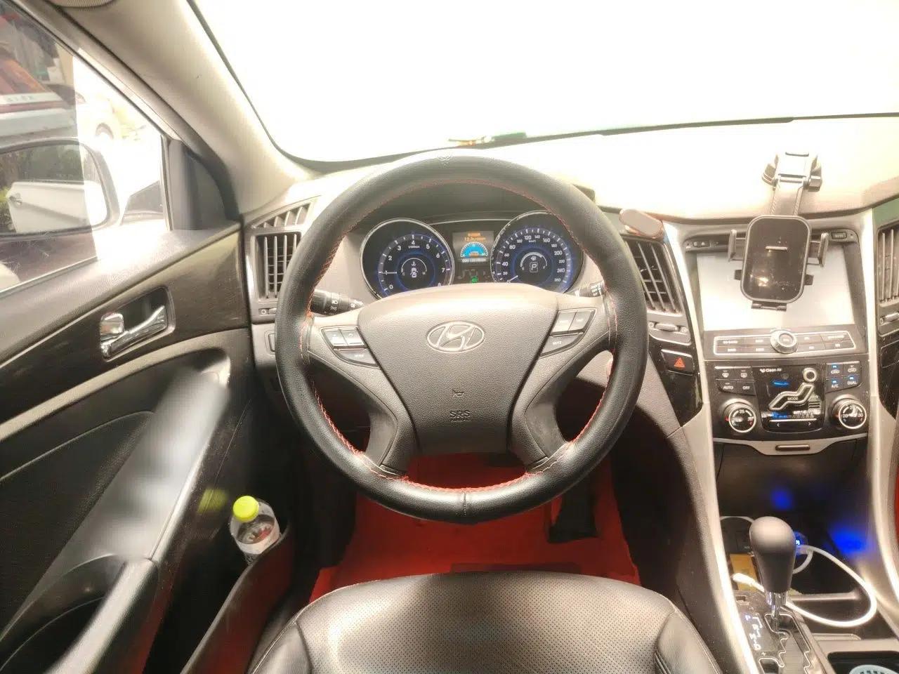 Hyundai Sonata 2013 2.4L Automatic Leading Edition China IV Standard — миниатюра 10