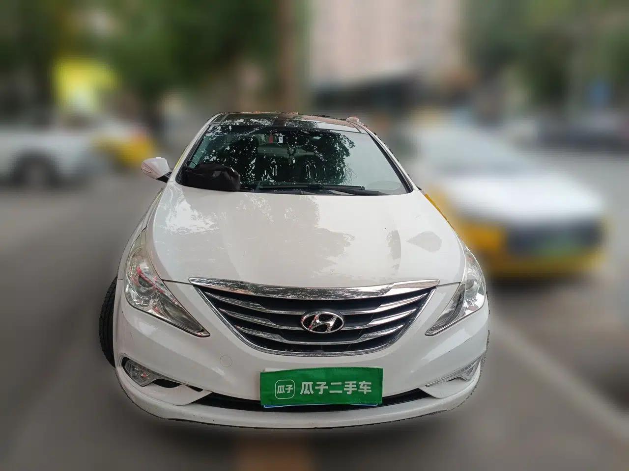 Hyundai Sonata 2014 2.4L Automatic Leading Edition China IV Standard — миниатюра 2