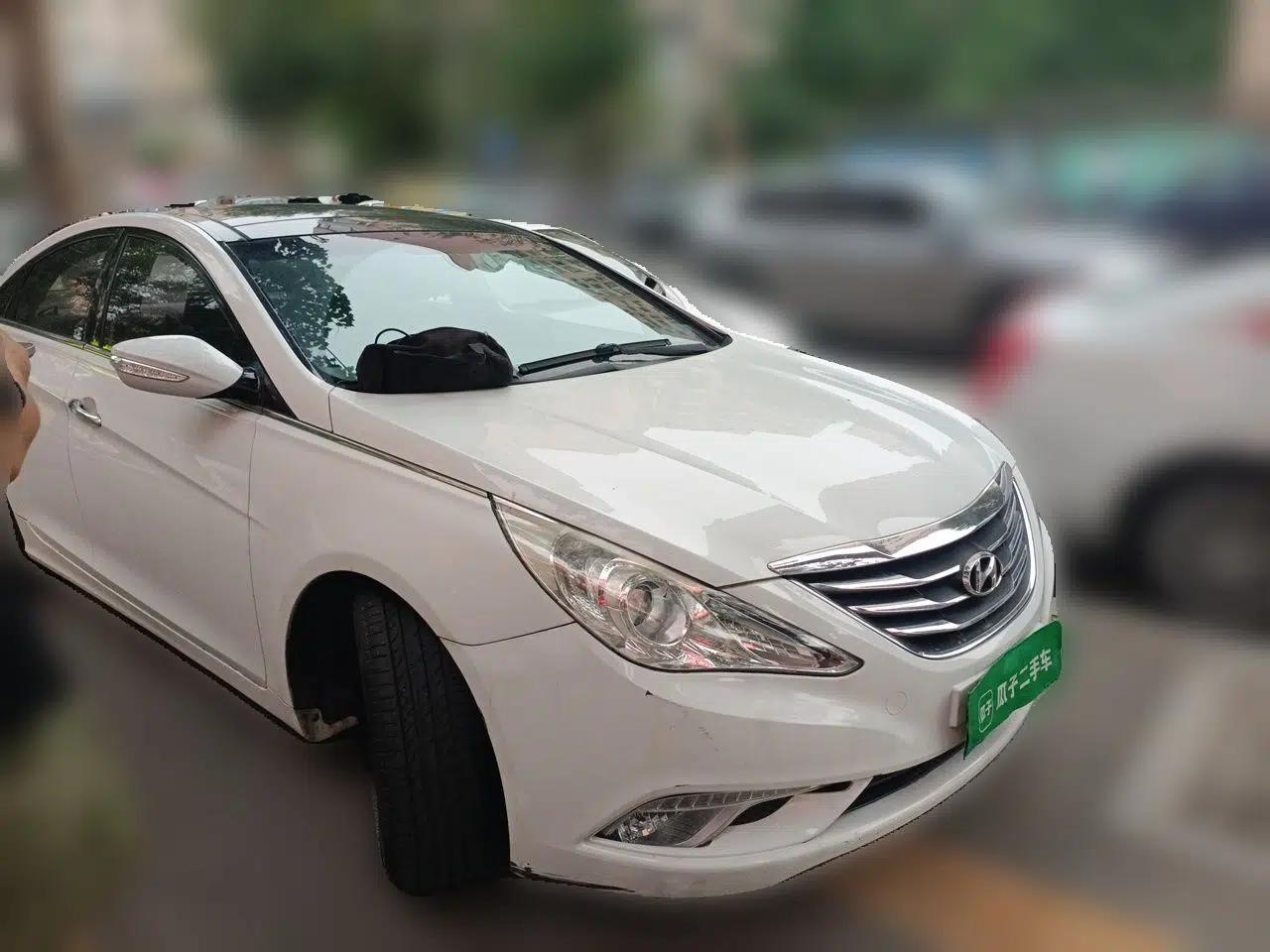Hyundai Sonata 2014 2.4L Automatic Leading Edition China IV Standard — миниатюра 3
