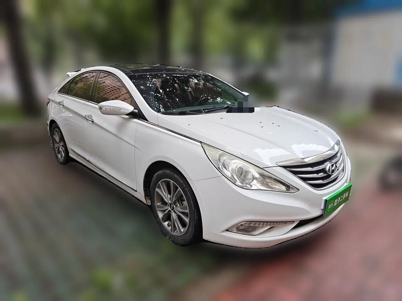 Hyundai Sonata 2014 2.4L Automatic Leading Edition China IV Standard — миниатюра 3