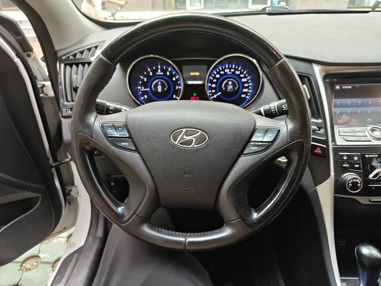 Hyundai Sonata 2014 2.4L Automatic Leading Edition China IV Standard — миниатюра 10