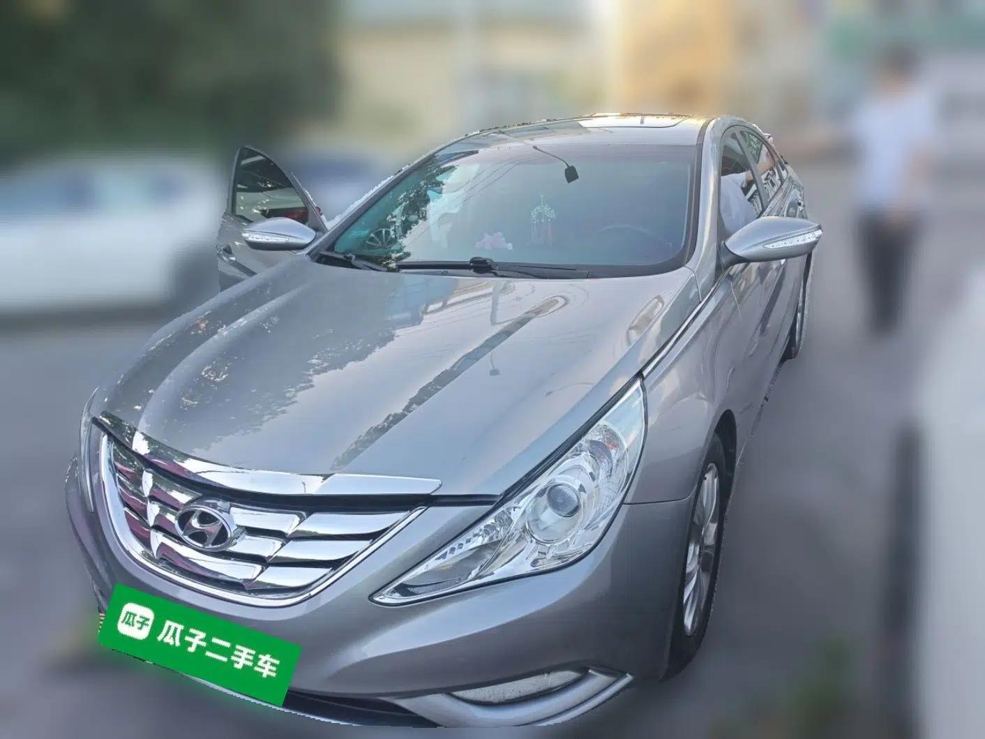 Hyundai Sonata 2011 2.0L Automatic Prestige Edition — миниатюра 1