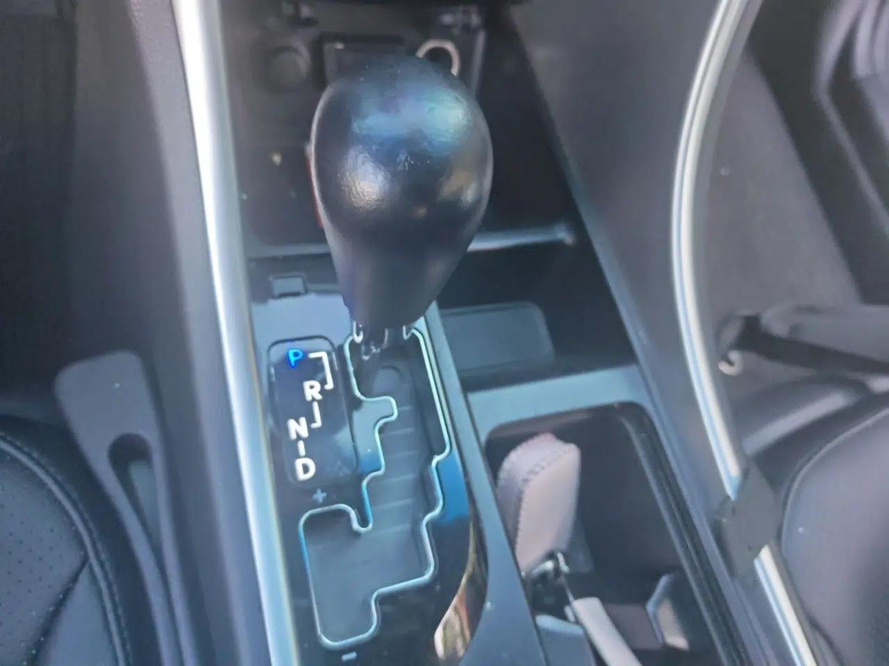 Hyundai Sonata 2011 2.0L Automatic Prestige Edition — миниатюра 14