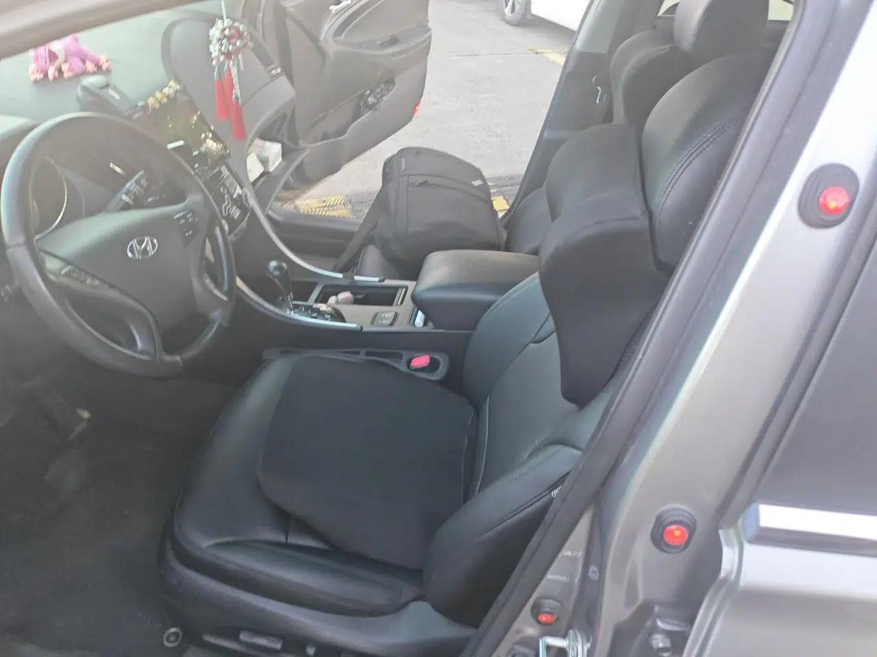 Hyundai Sonata 2011 2.0L Automatic Prestige Edition — миниатюра 15