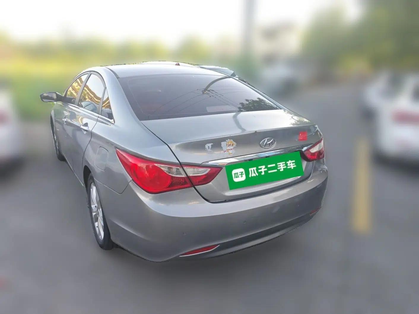Hyundai Sonata 2011 2.0L Automatic Prestige Edition — миниатюра 4