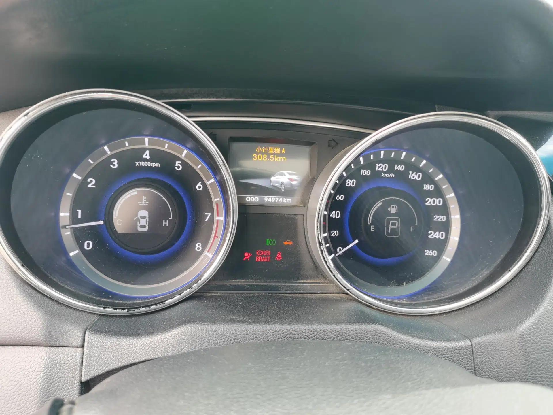 Hyundai Sonata 2014 2.4L Automatic Leading Edition China IV Standard — миниатюра 11