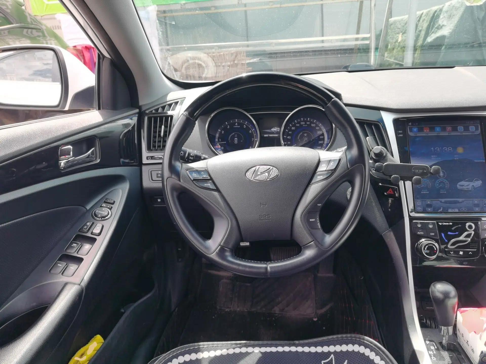 Hyundai Sonata 2014 2.4L Automatic Leading Edition China IV Standard — миниатюра 10