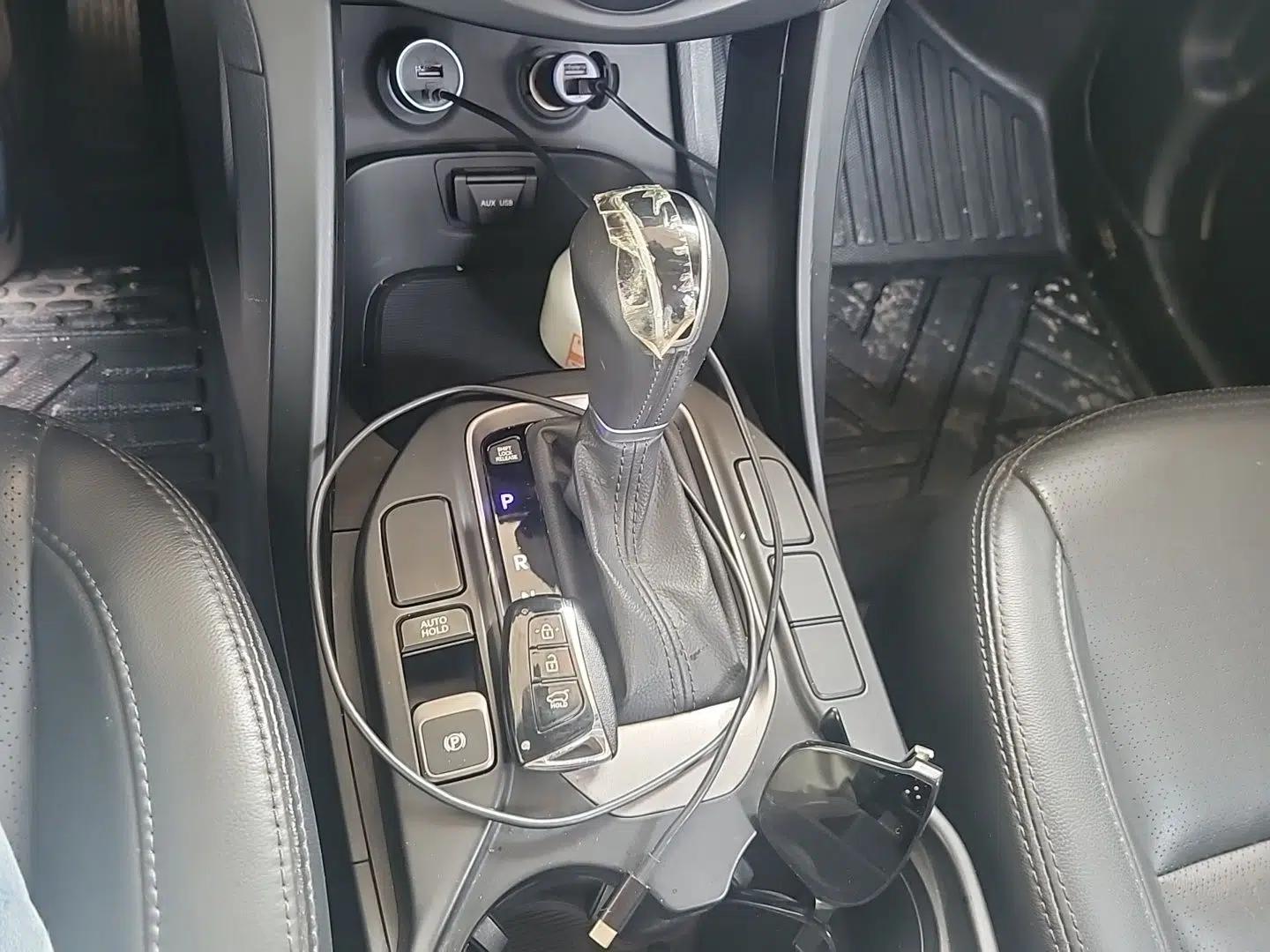 Hyundai Santa Fe 2013 2.4L Automatic Two-Wheel Drive Smart Version — миниатюра 11