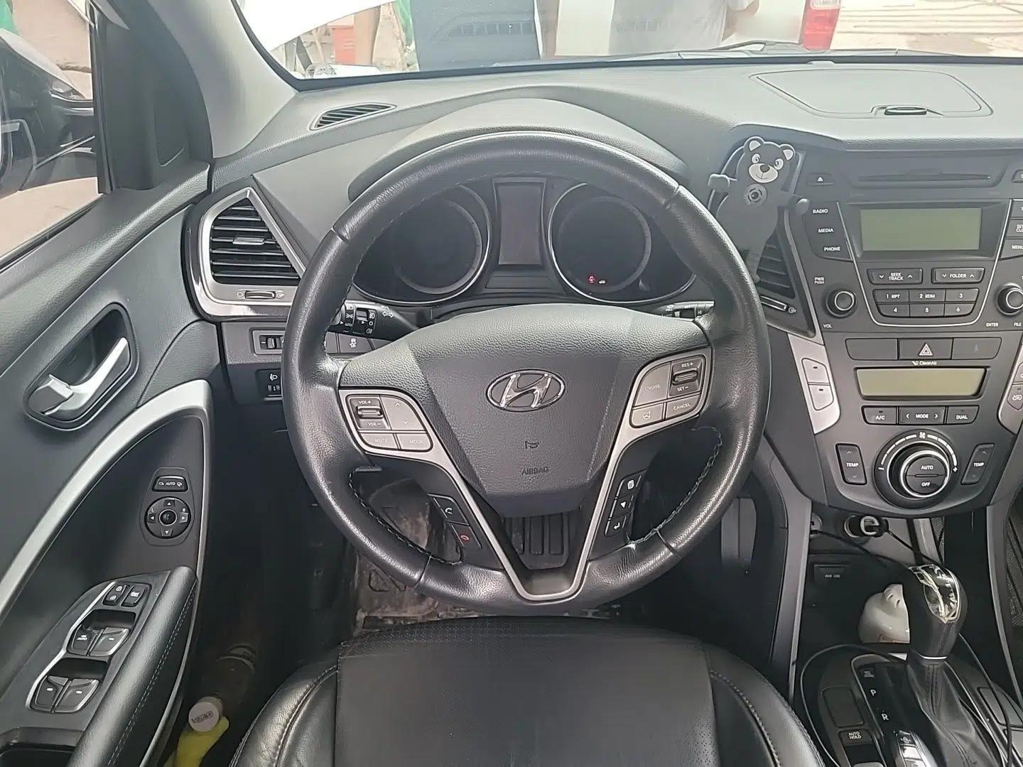 Hyundai Santa Fe 2013 2.4L Automatic Two-Wheel Drive Smart Version — миниатюра 7
