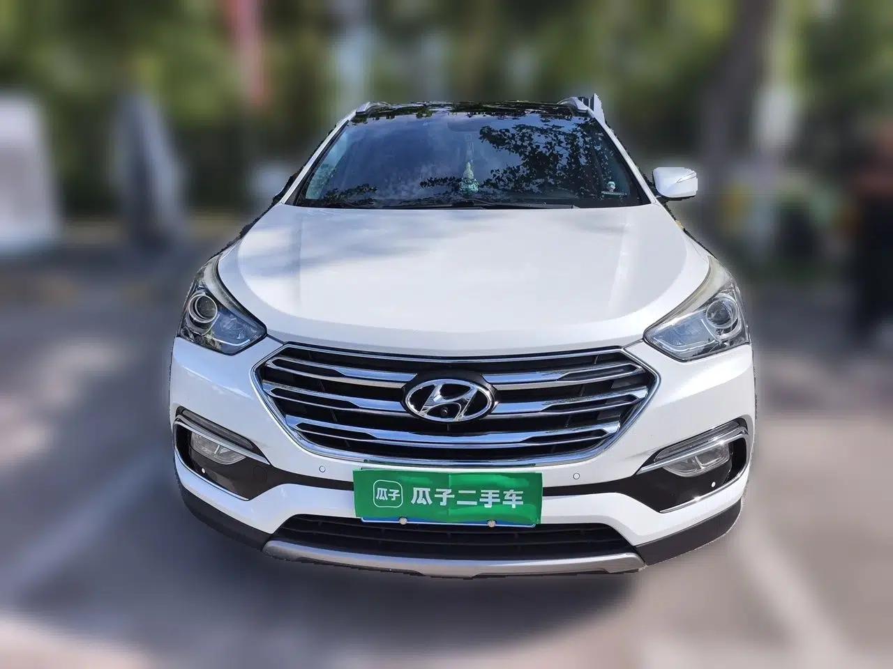 Hyundai Santa Fe 2017 2.0T Automatic Two-Wheel Drive Smart Version 7 Seats — миниатюра 2