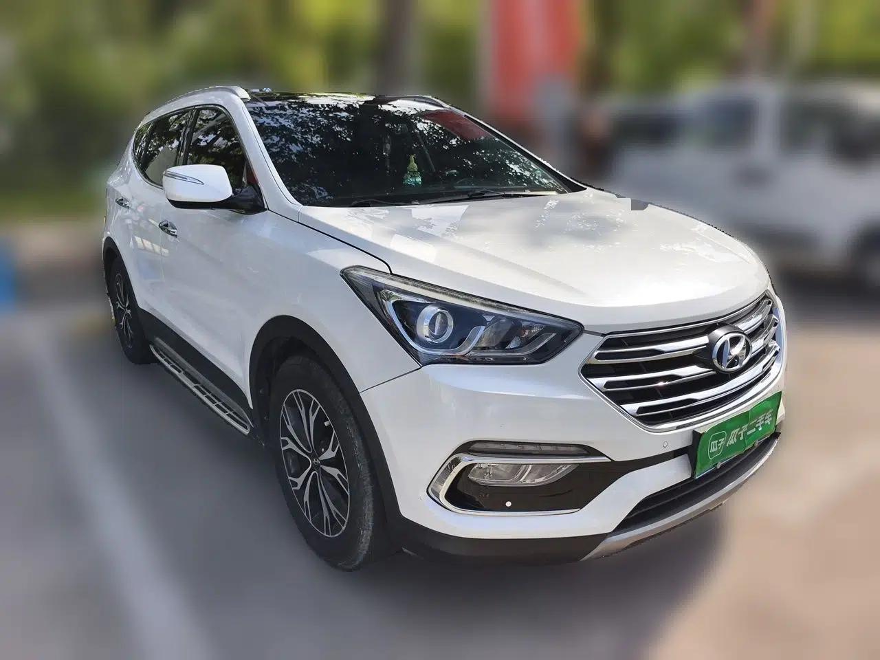 Hyundai Santa Fe 2017 2.0T Automatic Two-Wheel Drive Smart Version 7 Seats — миниатюра 3