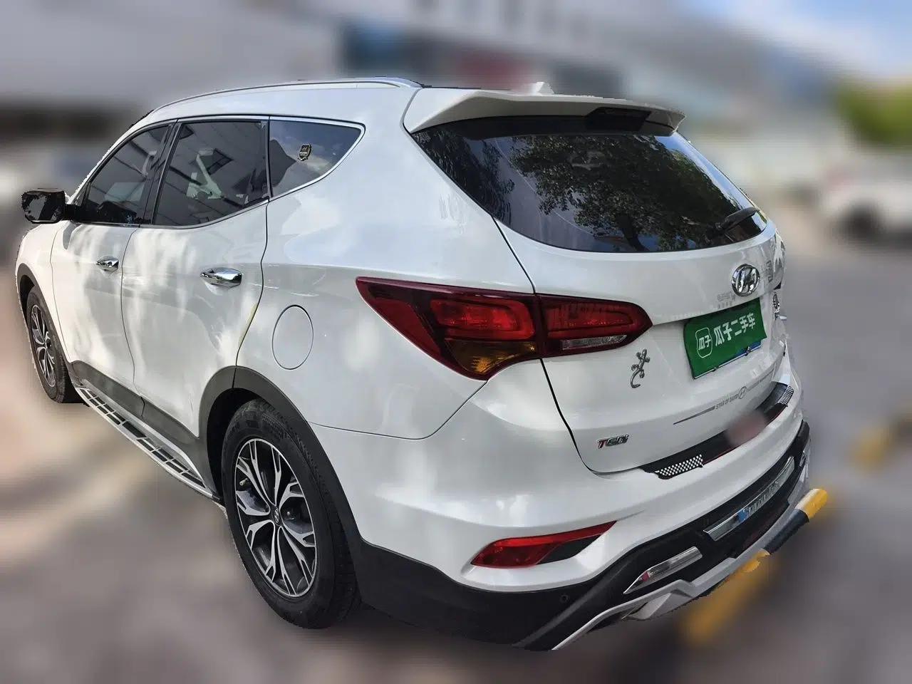 Hyundai Santa Fe 2017 2.0T Automatic Two-Wheel Drive Smart Version 7 Seats — миниатюра 4