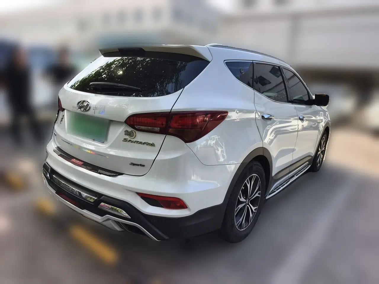 Hyundai Santa Fe 2017 2.0T Automatic Two-Wheel Drive Smart Version 7 Seats — миниатюра 6