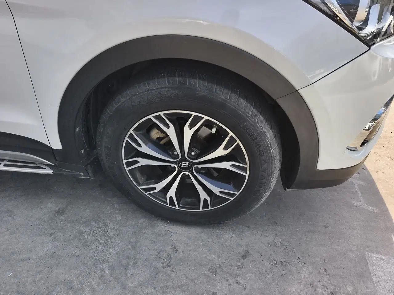 Hyundai Santa Fe 2017 2.0T Automatic Two-Wheel Drive Smart Version 7 Seats — миниатюра 8