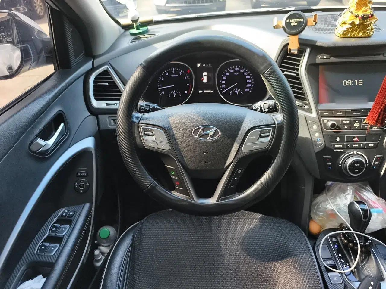 Hyundai Santa Fe 2017 2.0T Automatic Two-Wheel Drive Smart Version 7 Seats — миниатюра 10