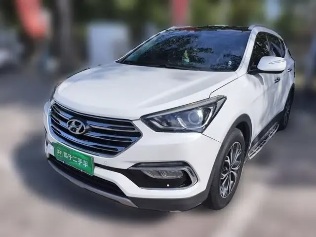 Hyundai Santa Fe 2017 2.0T Automatic Two-Wheel Drive Smart Version 7 Seats