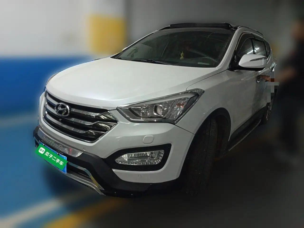 Hyundai Santa Fe 2013 2.0T Automatic All-Wheel Drive Top Trim — миниатюра 1