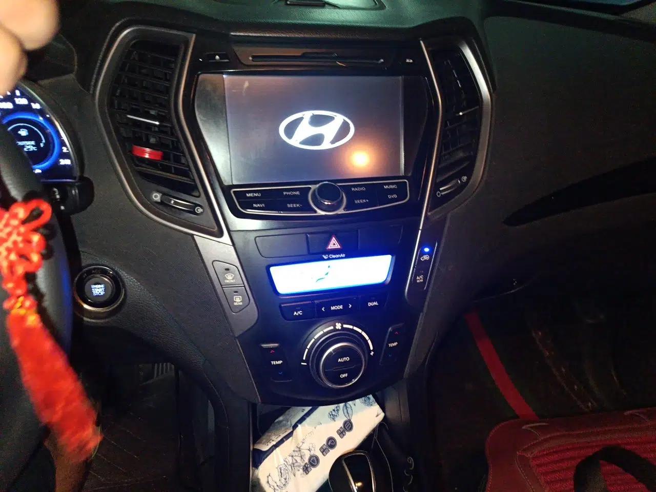 Hyundai Santa Fe 2013 2.0T Automatic All-Wheel Drive Top Trim — миниатюра 13