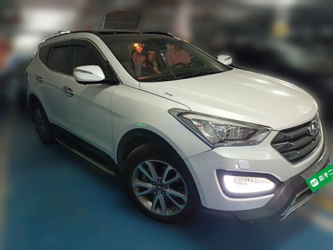 Hyundai Santa Fe 2013 2.0T Automatic All-Wheel Drive Top Trim — миниатюра 3