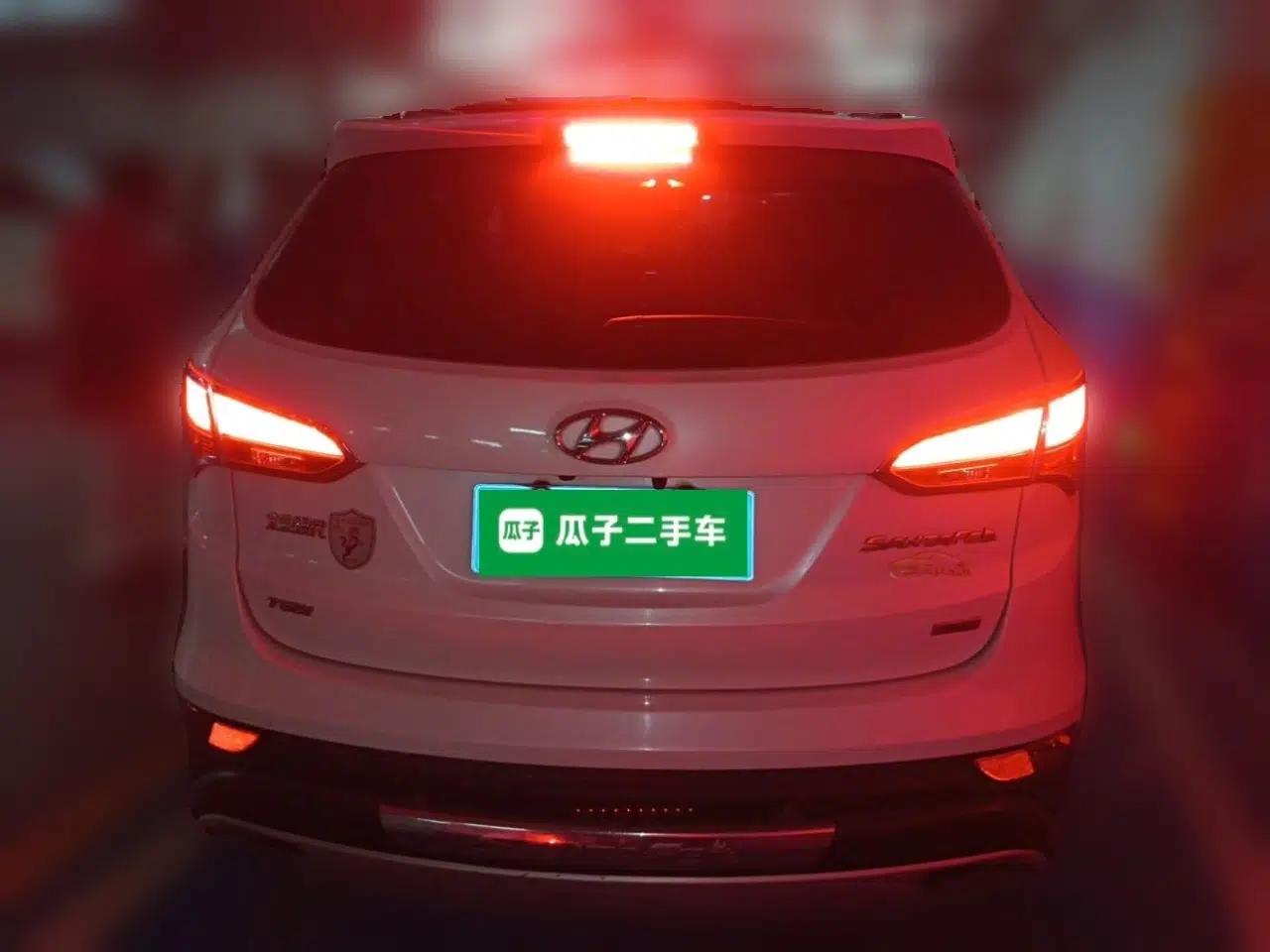 Hyundai Santa Fe 2013 2.0T Automatic All-Wheel Drive Top Trim — миниатюра 5