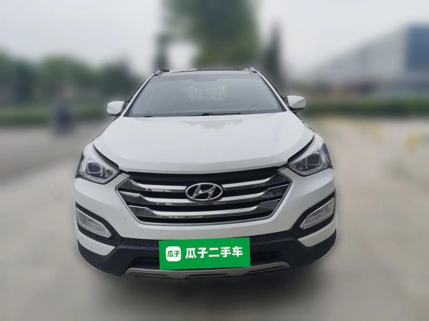 Hyundai Santa Fe 2015 2.4L Automatic All-Wheel Drive Smart Version 5 Seats — миниатюра 2