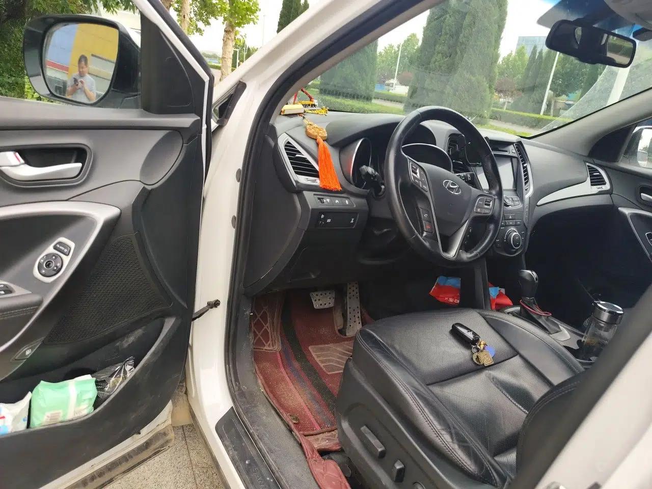 Hyundai Santa Fe 2015 2.4L Automatic All-Wheel Drive Smart Version 5 Seats — миниатюра 16