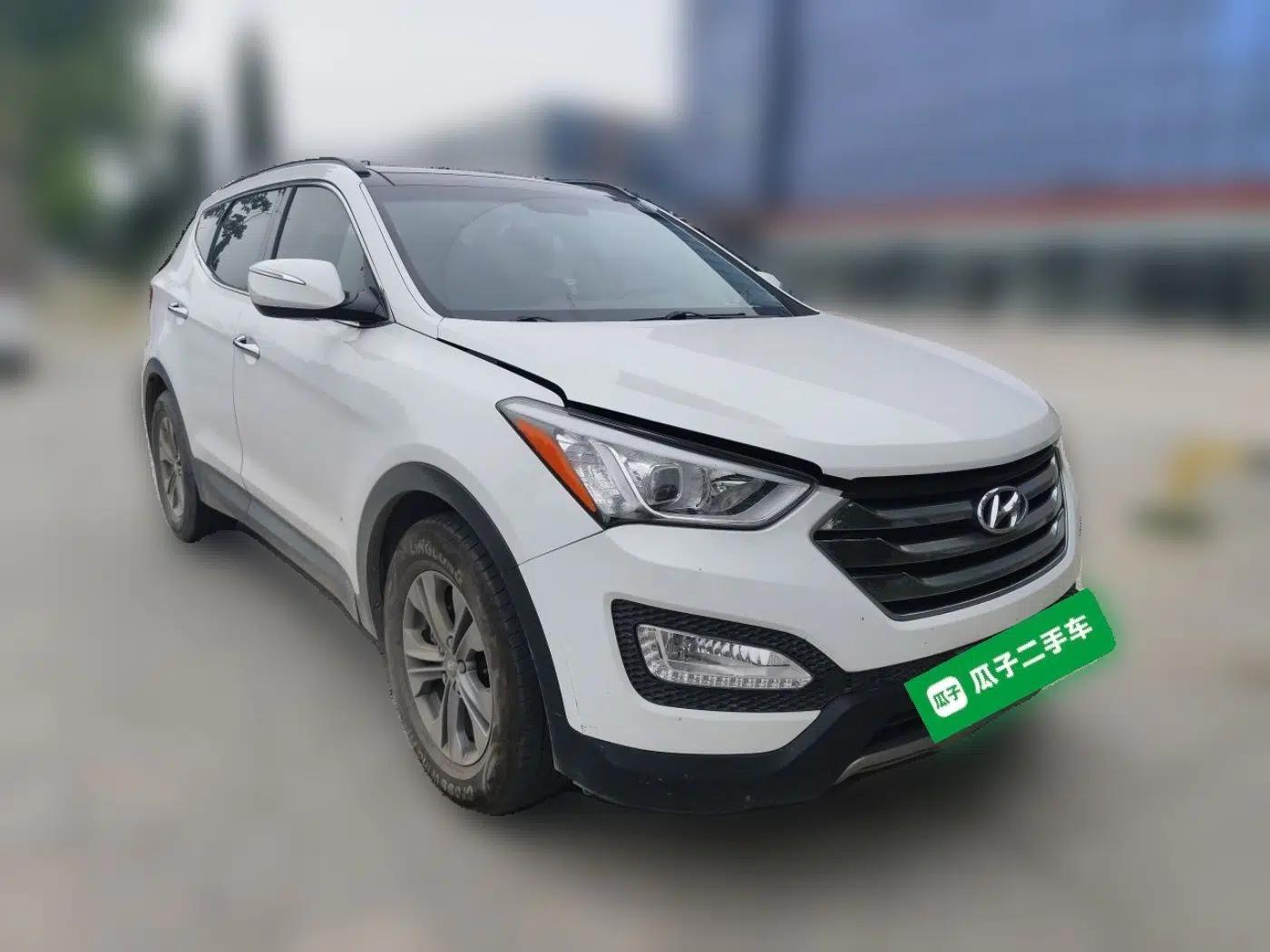 Hyundai Santa Fe 2015 2.4L Automatic All-Wheel Drive Smart Version 5 Seats — миниатюра 3