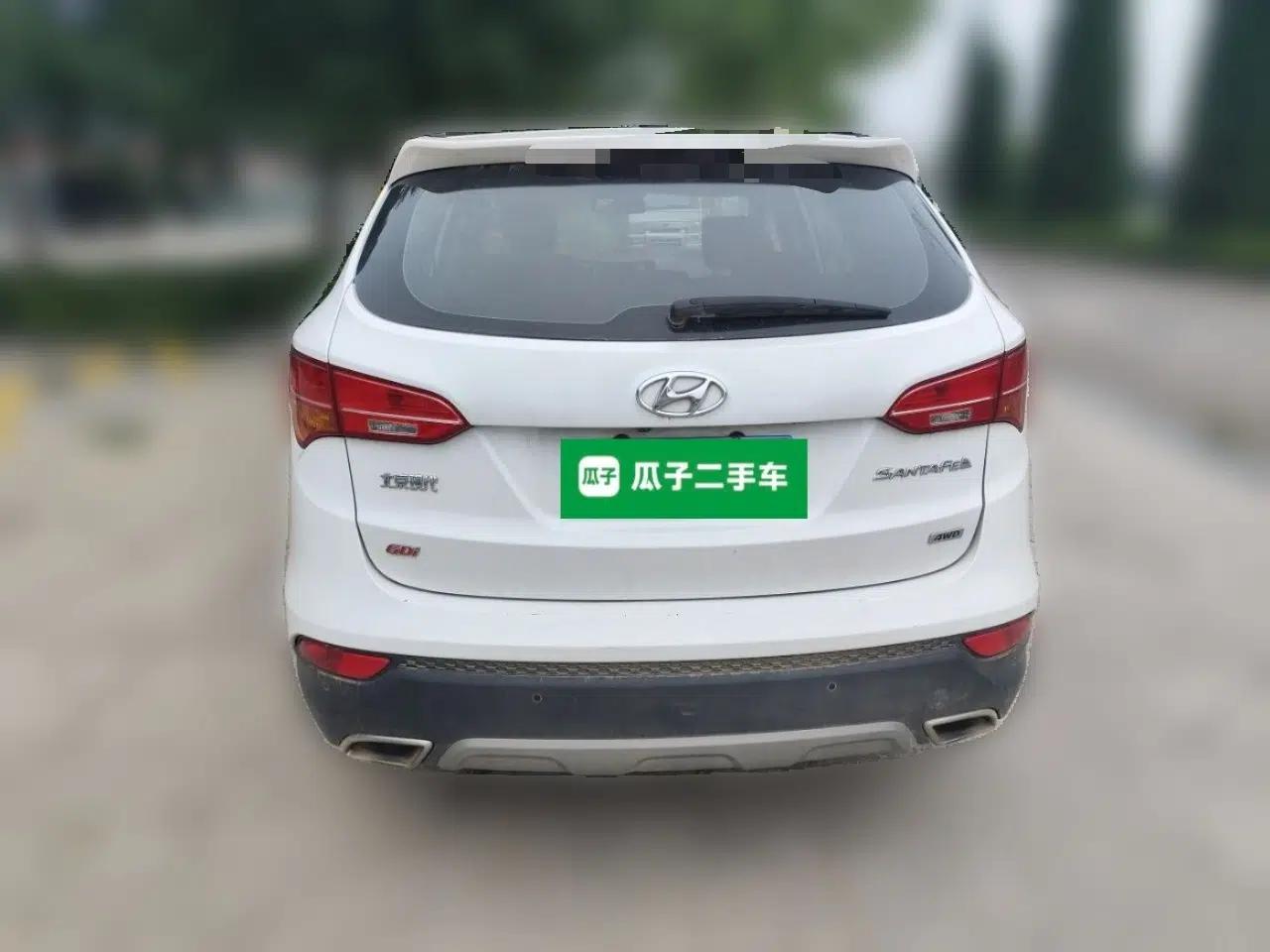 Hyundai Santa Fe 2015 2.4L Automatic All-Wheel Drive Smart Version 5 Seats — миниатюра 5