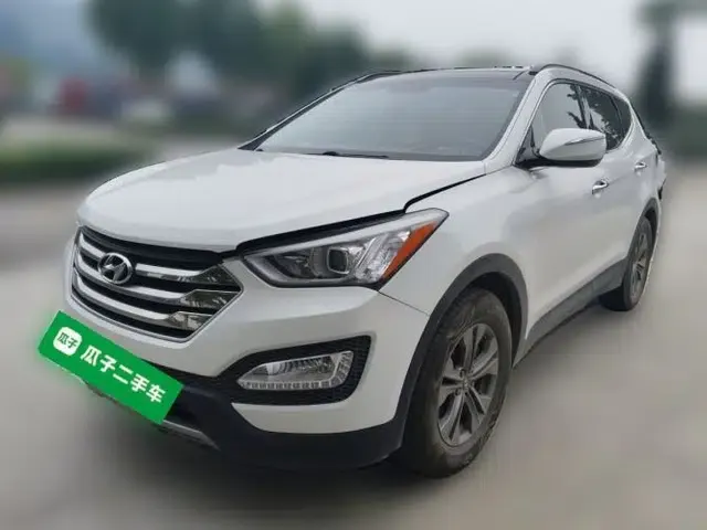 Hyundai Santa Fe 2015 2.4L Automatic All-Wheel Drive Smart Version 5 Seats