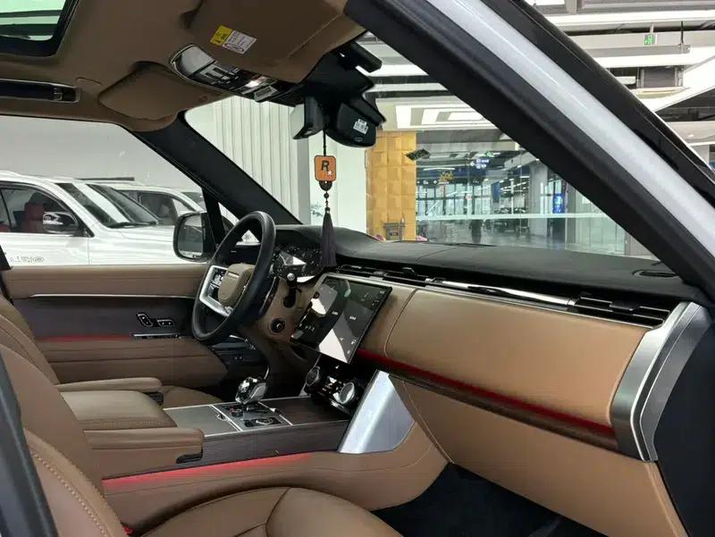 Range Rover 2023 3.0 L6 400PS Grand 7-Seat Extended Edition — миниатюра 5