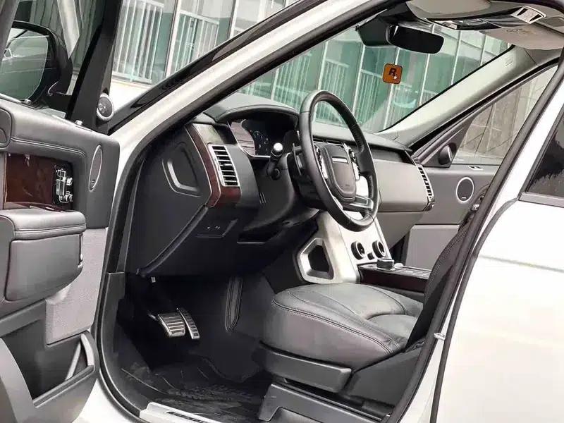 Range Rover 2021 3.0 L6 Legendary Long Wheelbase Classic Edition — миниатюра 6
