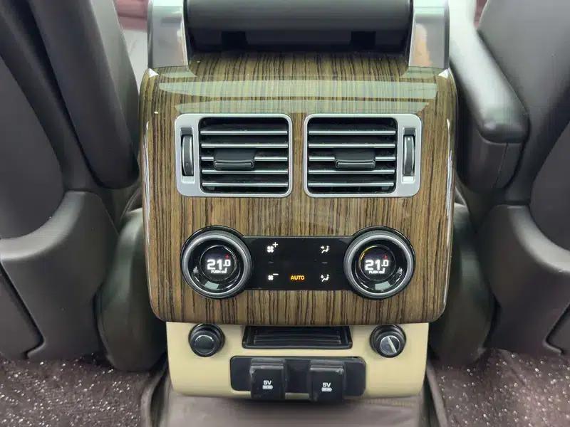 Range Rover 2019 3.0 V6 SC Legendary Edition — миниатюра 8