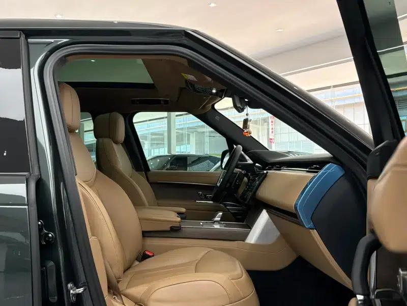 Range Rover 2024 3.0 L6 400PS Grand Long Wheelbase 7-Seater — миниатюра 13