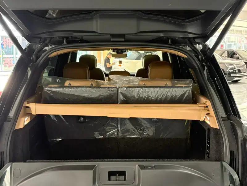 Range Rover 2024 3.0 L6 400PS Grand Long Wheelbase 7-Seater — миниатюра 15