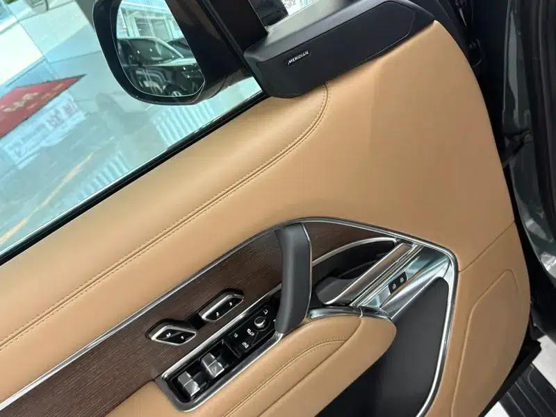 Range Rover 2024 3.0 L6 400PS Grand Long Wheelbase 7-Seater — миниатюра 5
