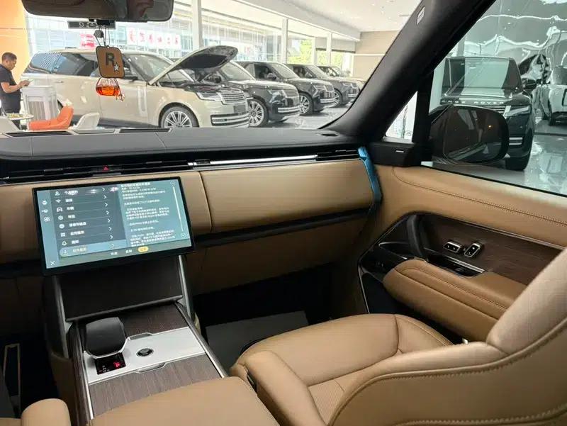 Range Rover 2024 3.0 L6 400PS Grand Long Wheelbase 7-Seater — миниатюра 6